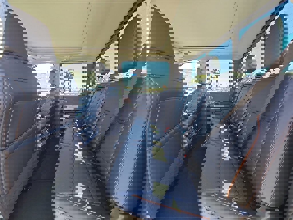 New 2025 Ford F250 Lariat w/ Lariat Ultimate Package image 19