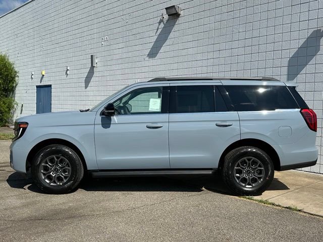 New 2027 Ford Expedition Active AWD/4WD image 2