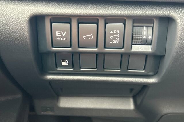 New 2025 Subaru Forester Limited image 32