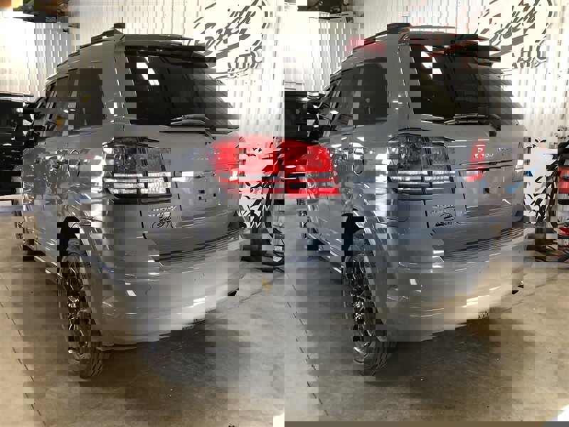 Used 2020 Dodge Journey SE w/ Blacktop Package image 3