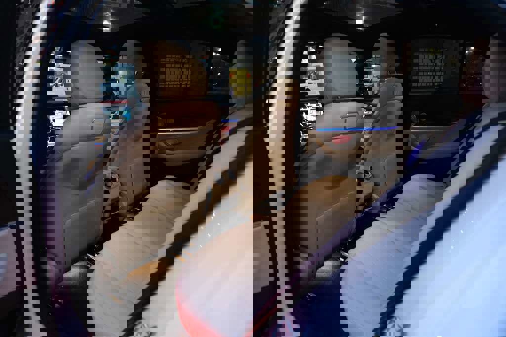 Used 2019 Mercedes-Benz E 300 4MATIC w/ Premium 1 Package image 21