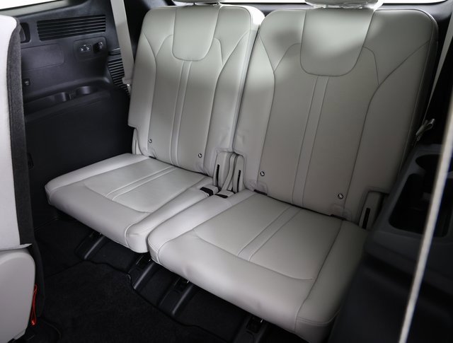 Certified 2025 Kia Sorento S w/ Panoramic Sunroof Package image 9