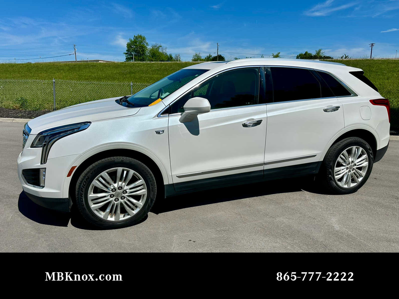 Used 2017 Cadillac XT5 Premium Luxury FWD image 1