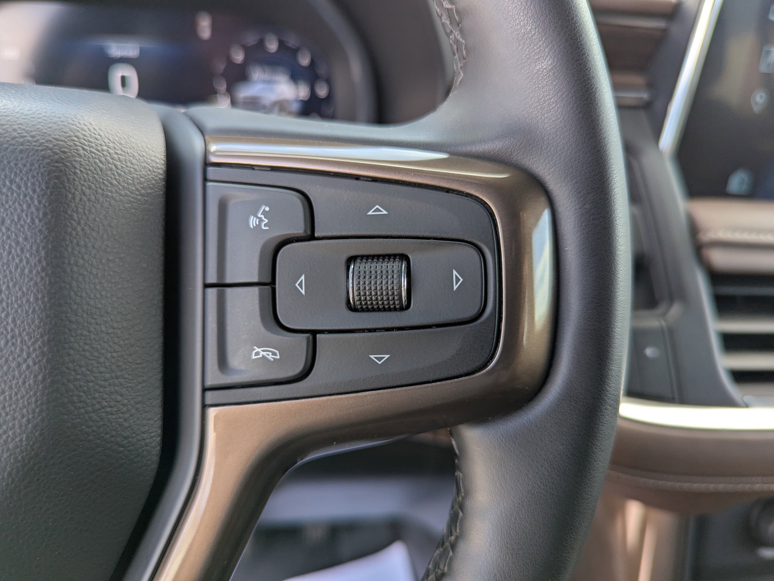 Certified 2024 Chevrolet Tahoe High Country AWD/4WD image 17