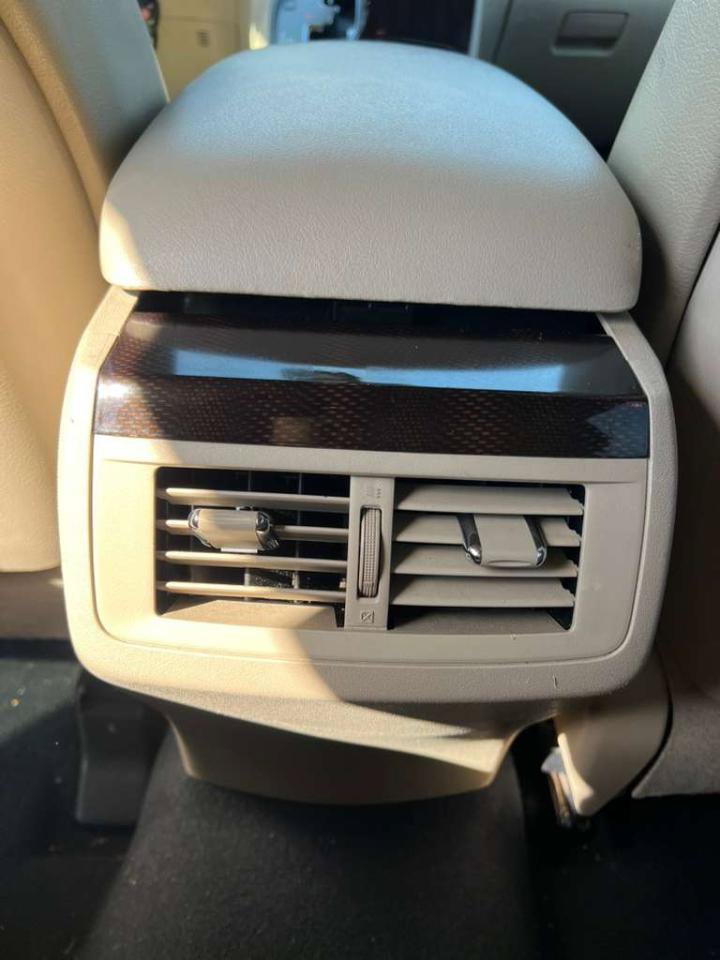 Used 2010 Toyota Venza AWD image 28