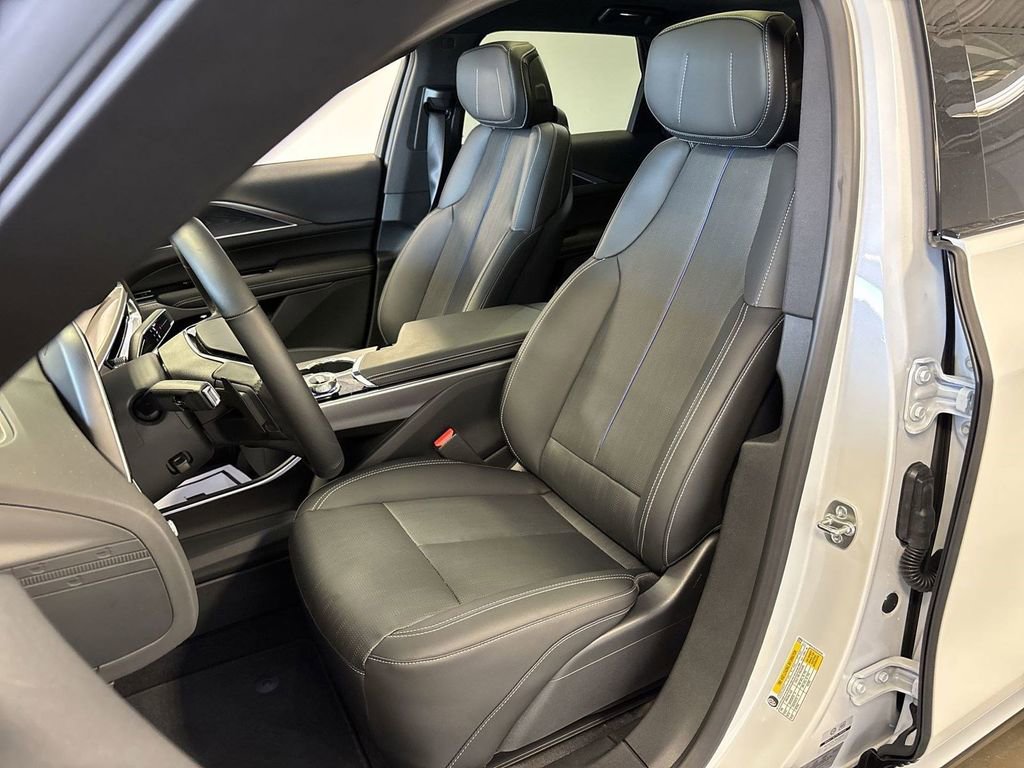 New 2025 Cadillac Lyriq Luxury image 20