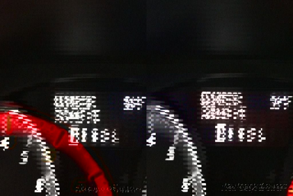 Used 2011 GMC Acadia Denali image 39