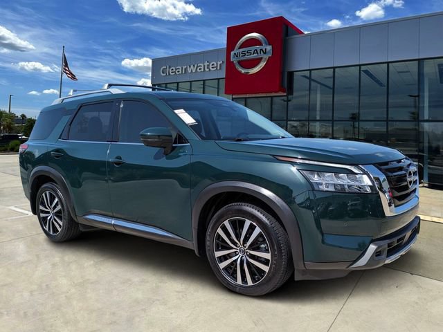 Used 2024 Nissan Pathfinder Platinum w/ Cargo Package