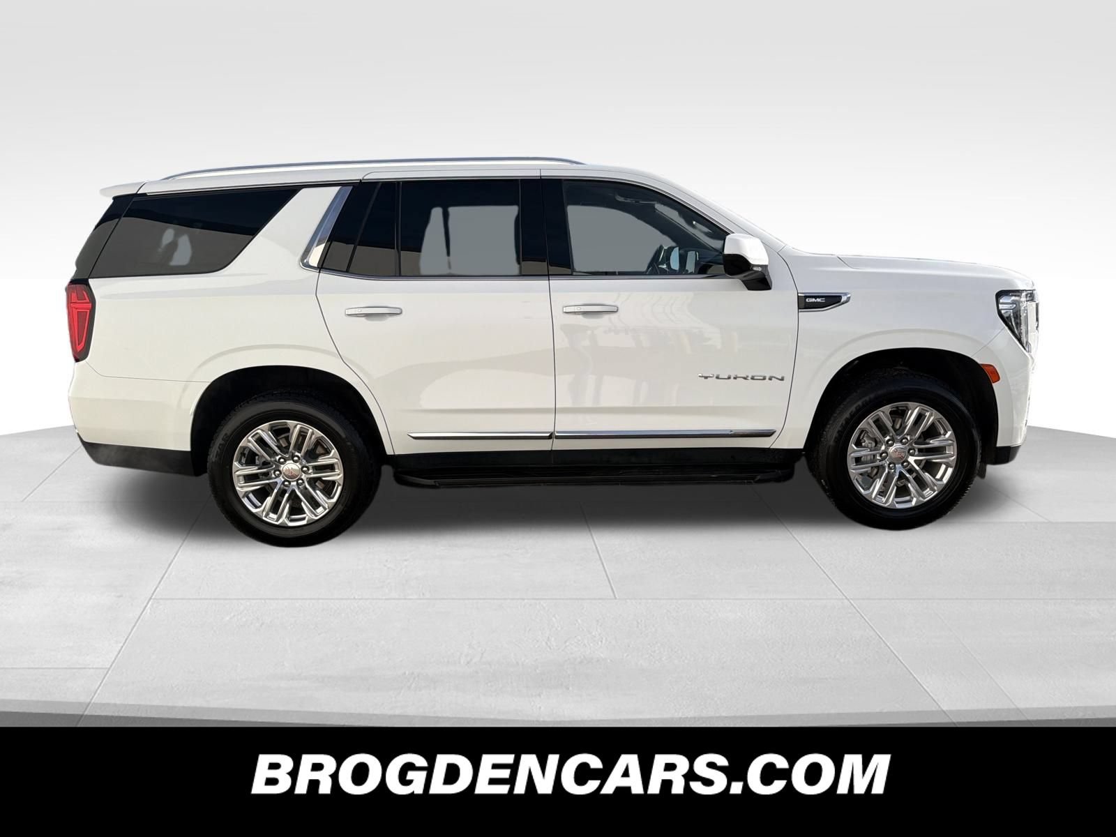 Used 2024 GMC Yukon SLT AWD/4WD image 2