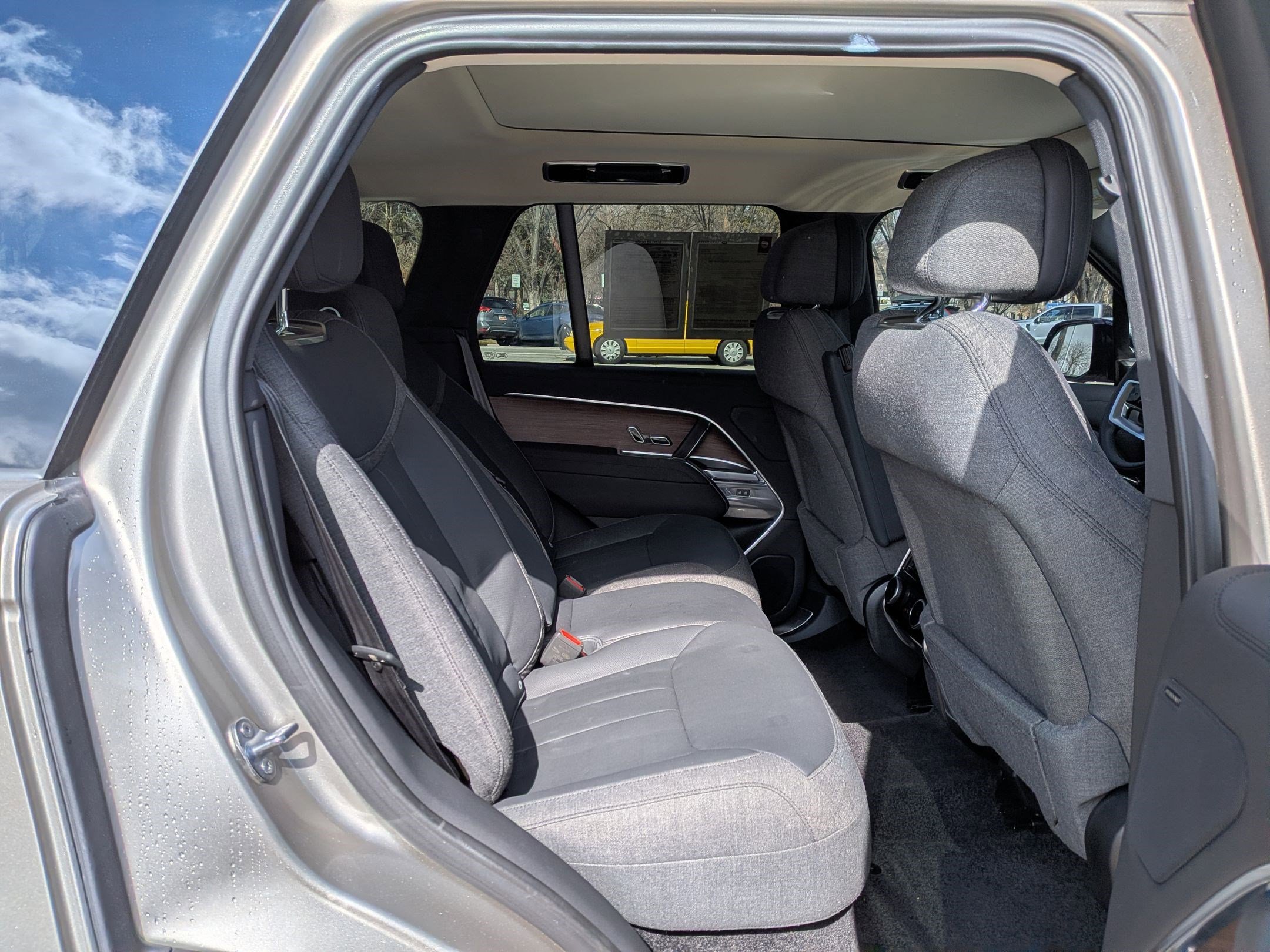 Certified 2023 Land Rover Range Rover SE image 30