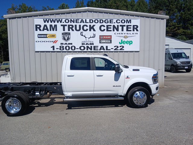 New 2027 RAM 5500 4x4 Crew Cab w/ Laramie Trim Package image 2