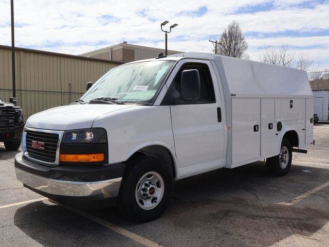 New 2025 GMC Savana 3500 w/ Power Convenience Package RWD image 3