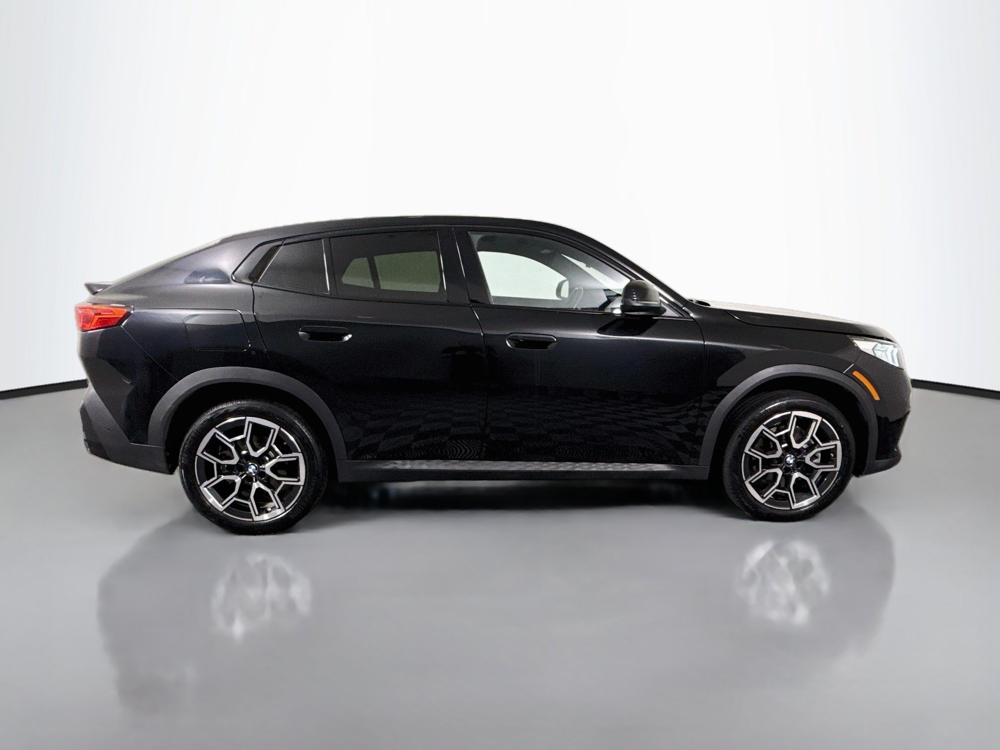 Used 2026 BMW X2 xDrive28i AWD/4WD image 11
