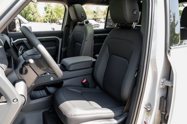 New 2026 Land Rover Defender 110 X-Dynamic SE AWD/4WD image 41