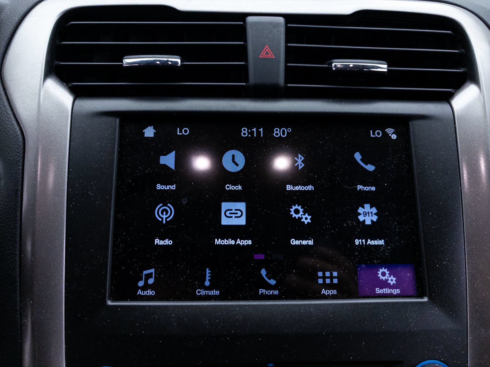 Used 2018 Ford Fusion SE w/ Fusion SE Technology Package FWD image 19