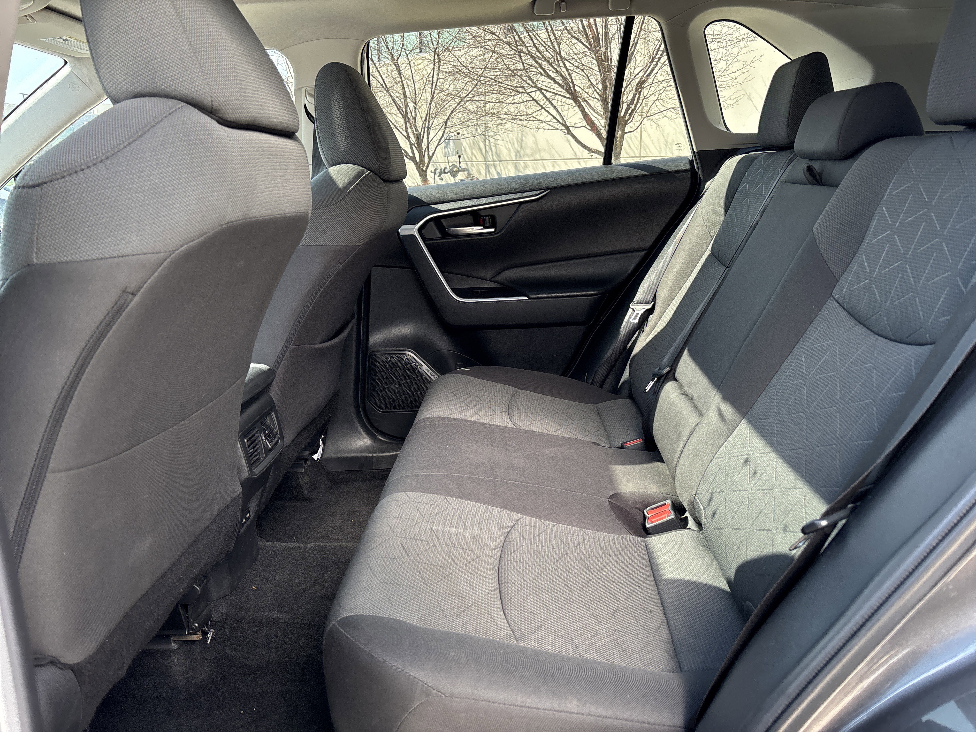 Used 2022 Toyota RAV4 XLE w/ Convenience Package AWD/4WD image 23