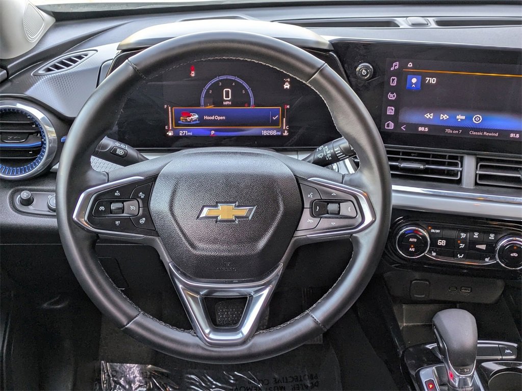 Used 2025 Chevrolet Trax LT w/ LT Convenience Package image 20