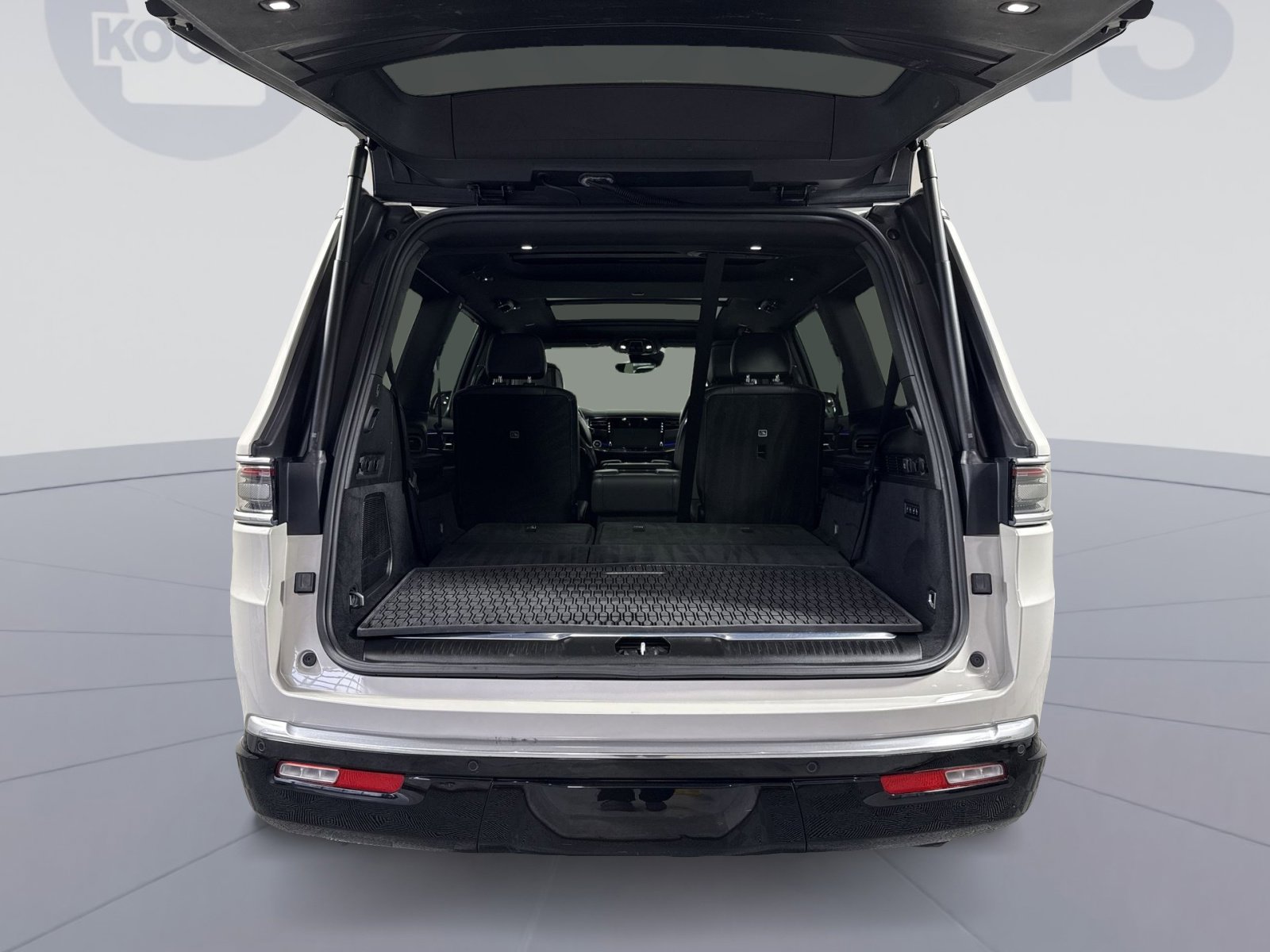 Used 2022 Jeep Grand Wagoneer Series I AWD/4WD image 26