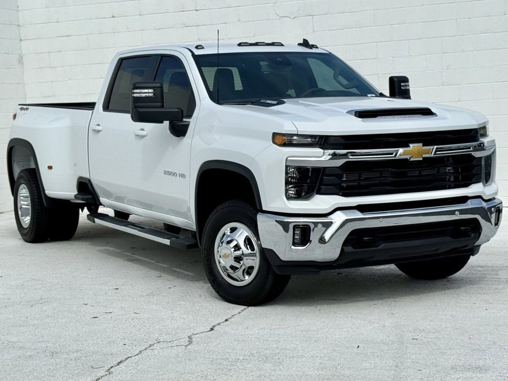 New 2026 Chevrolet Silverado 3500 LT w/ All Star Edition image 2