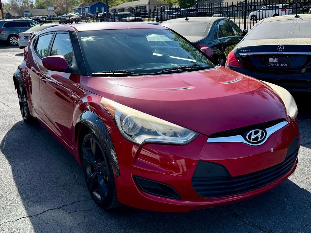 Used 2013 Hyundai Veloster FWD image 3