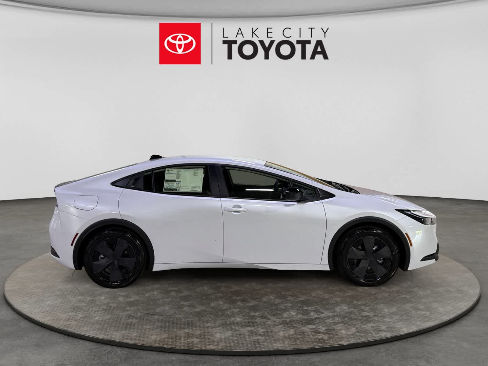New 2026 Toyota Prius Plug-In Hybrid FWD image 7