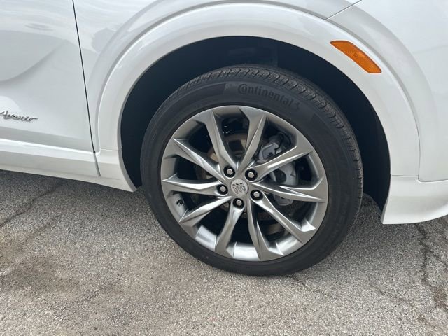 Used 2025 Buick Encore GX Avenir w/ Avenir Technology Package AWD/4WD image 12