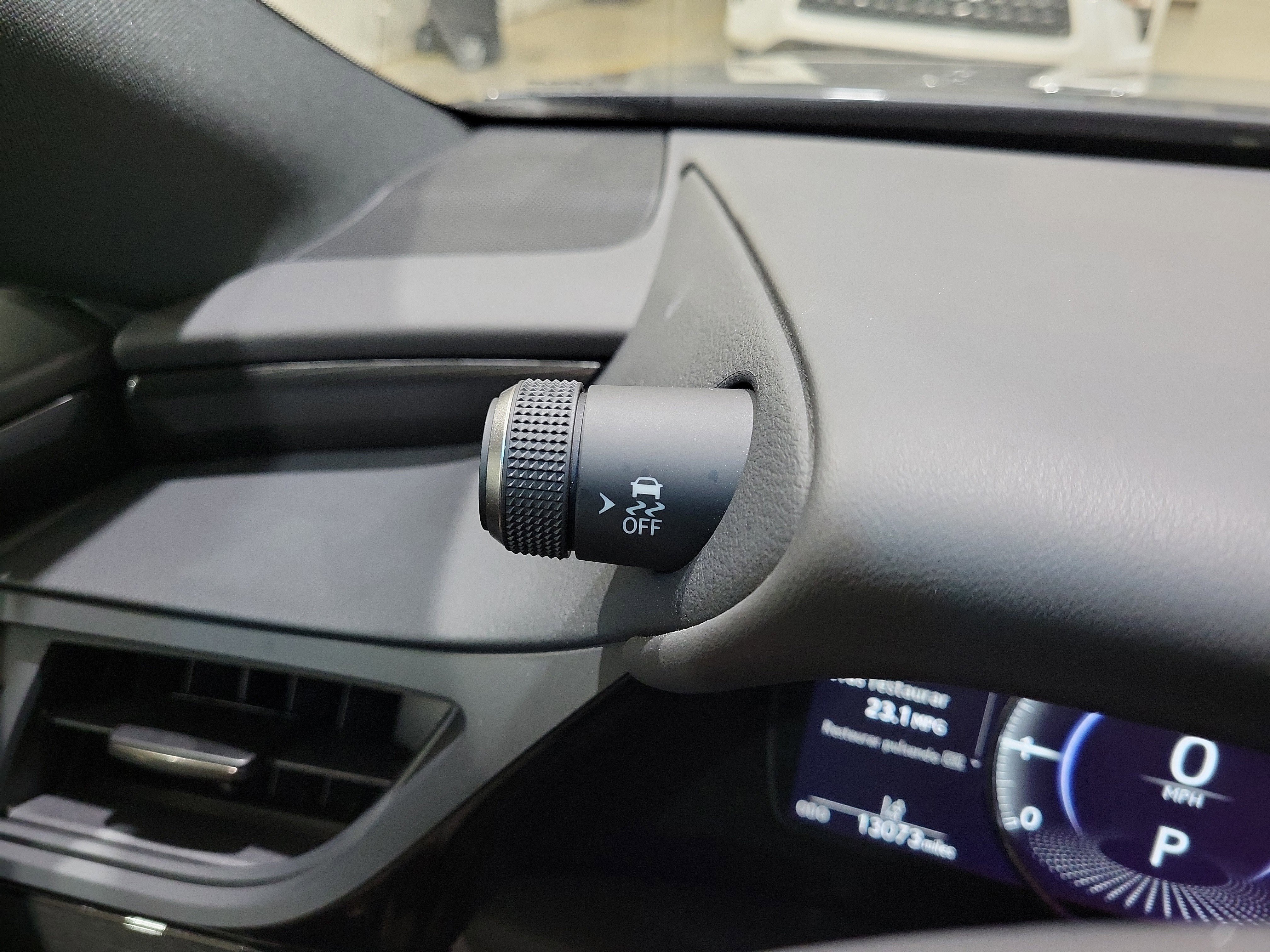 Used 2023 Lexus ES 350 w/ Accessory Package (Z2) image 14