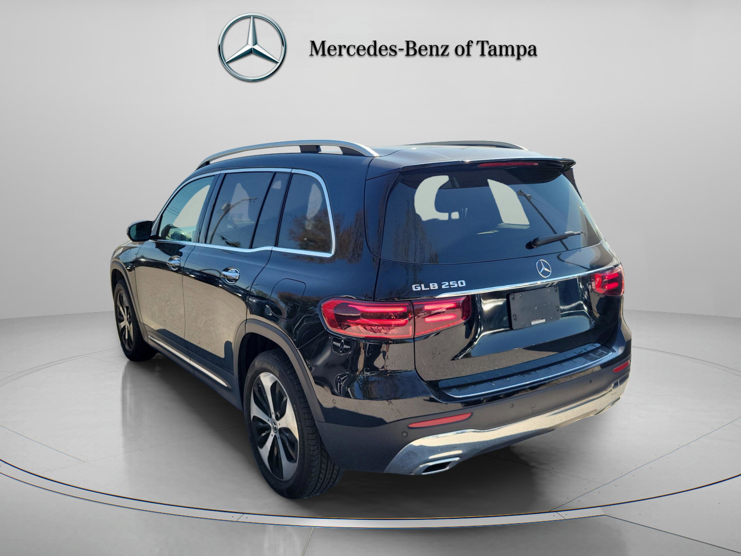 Used 2024 Mercedes-Benz GLB 250 image 3