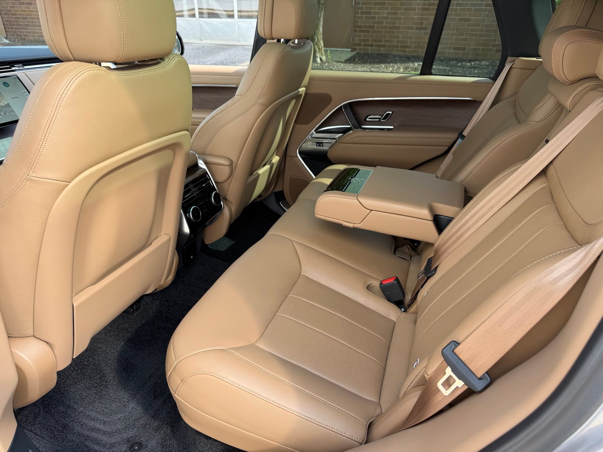 Used 2025 Land Rover Range Rover SE AWD/4WD image 23