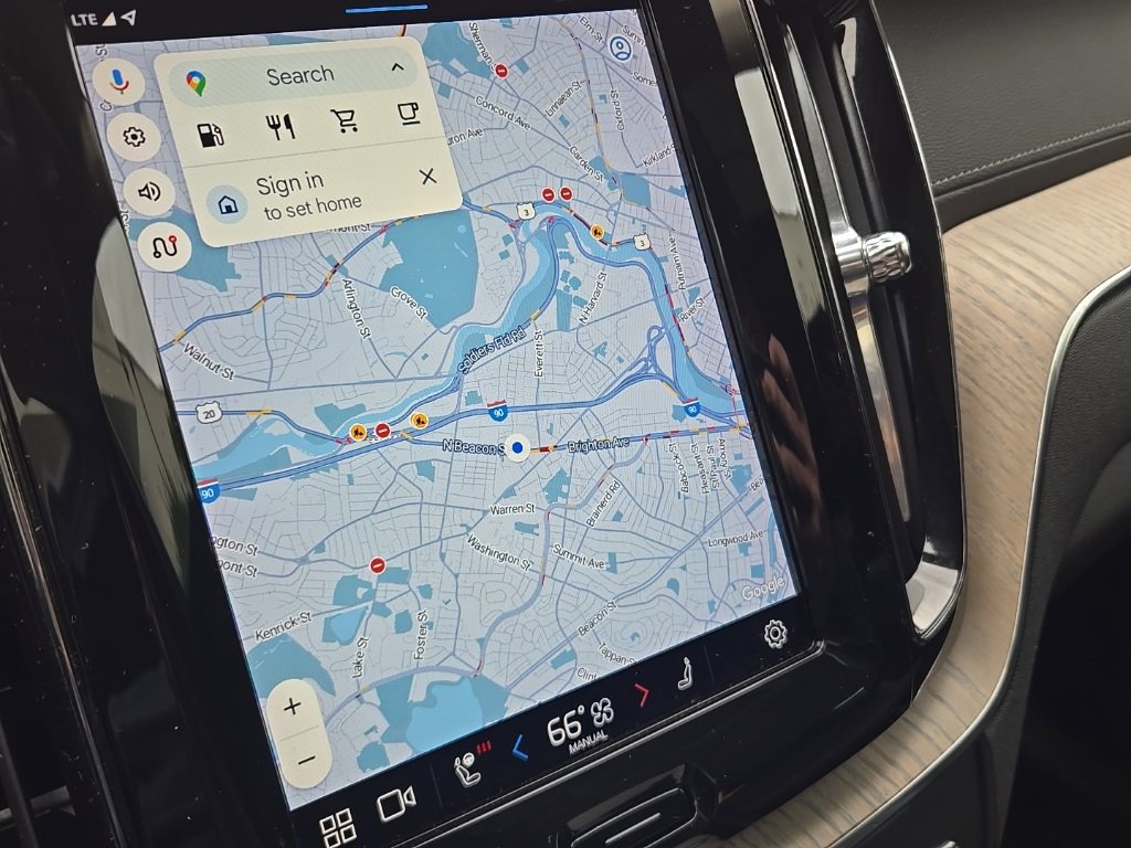 Certified 2022 Volvo XC60 B5 Inscription w/ Advanced Package image 18