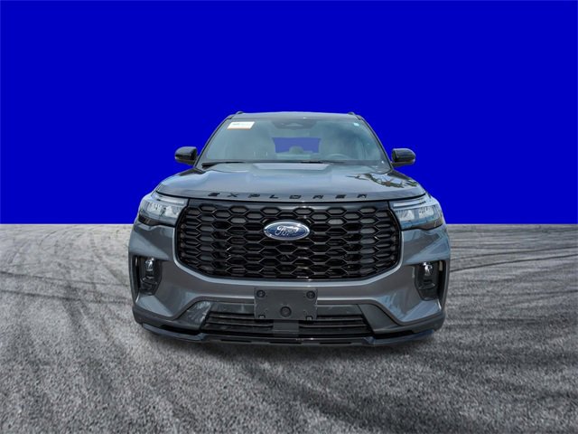 Certified 2025 Ford Explorer ST-Line w/ ST-Line Street Pack image 9