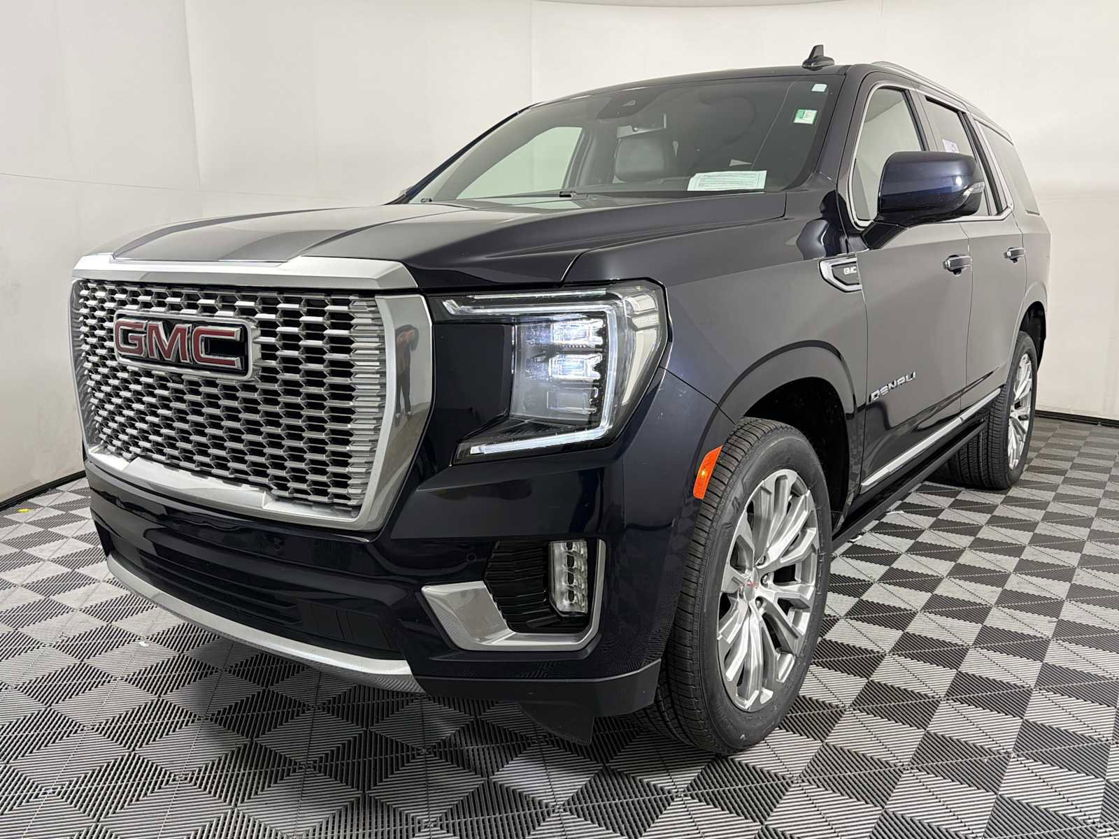 Certified 2023 GMC Yukon Denali image 6