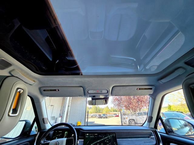 Used 2023 Rivian R1S Launch Edition AWD/4WD image 24