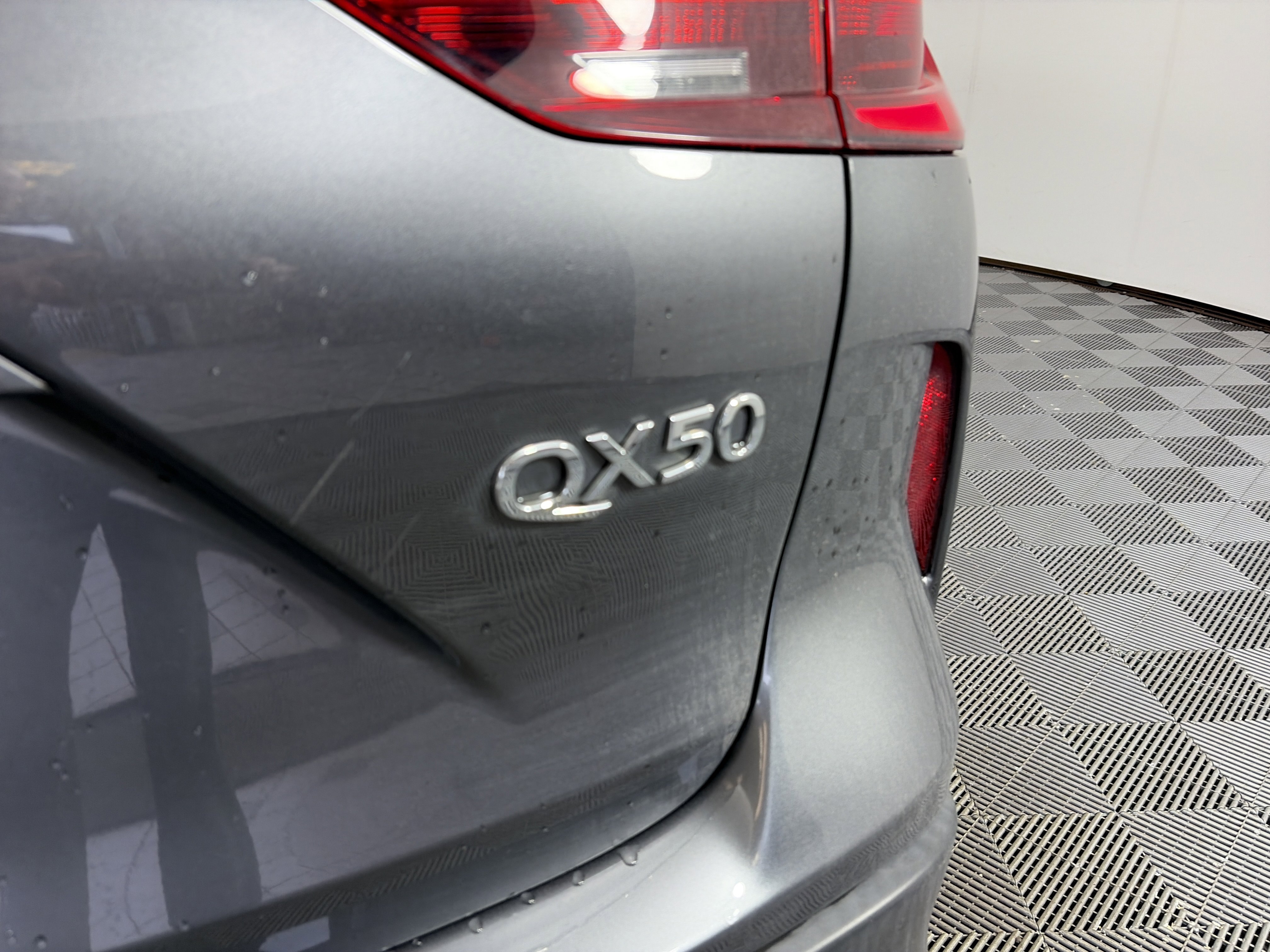 Used 2021 INFINITI QX50 Luxe w/ Cargo Package image 18