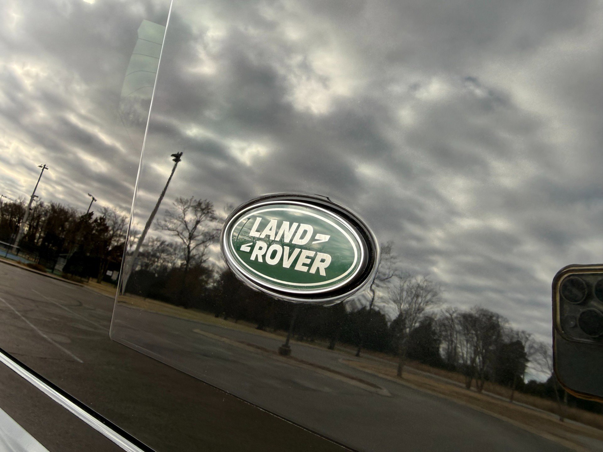 Used 2024 Land Rover Defender 110 SE image 51