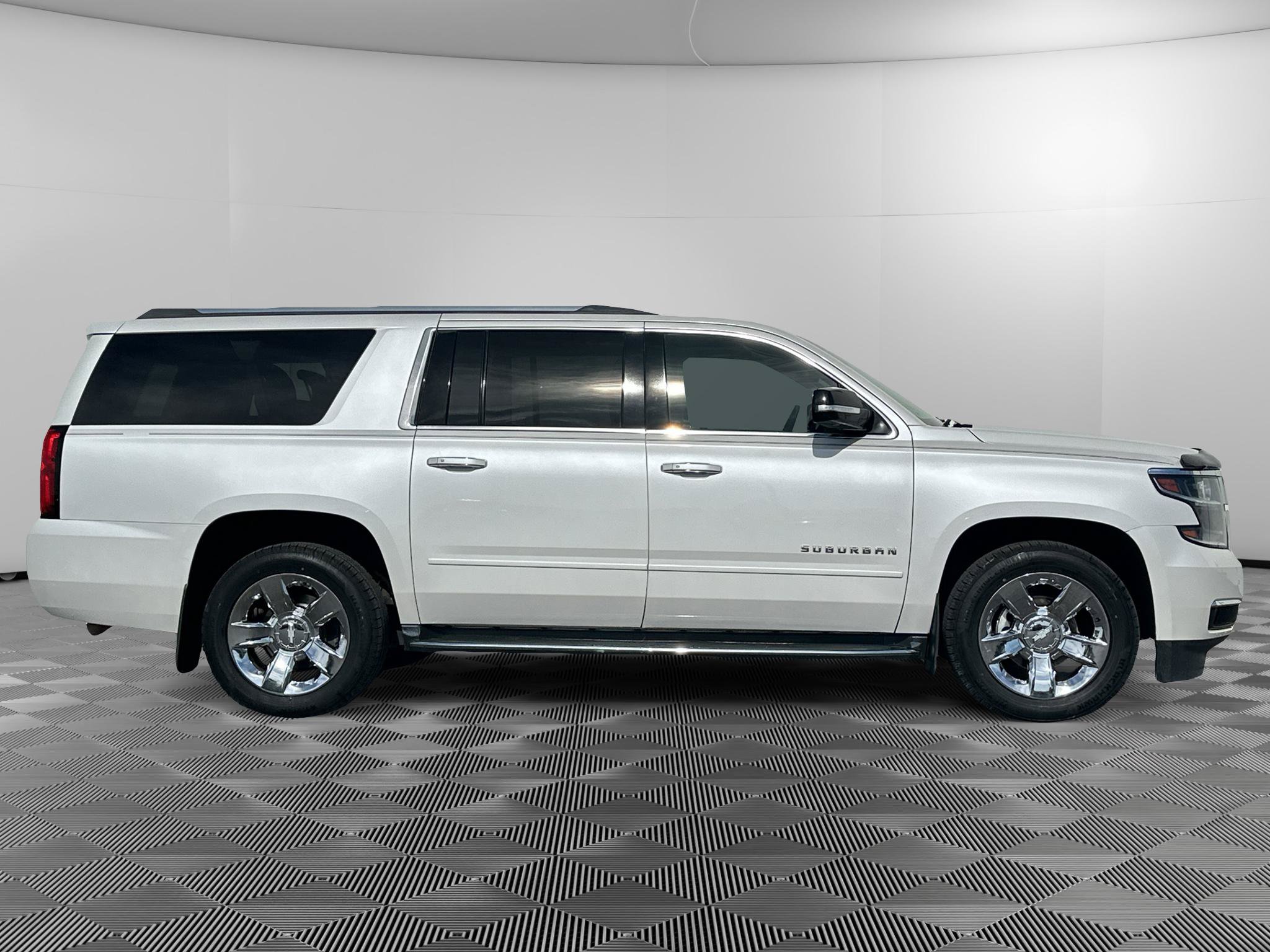 Used 2017 Chevrolet Suburban Premier AWD/4WD image 3