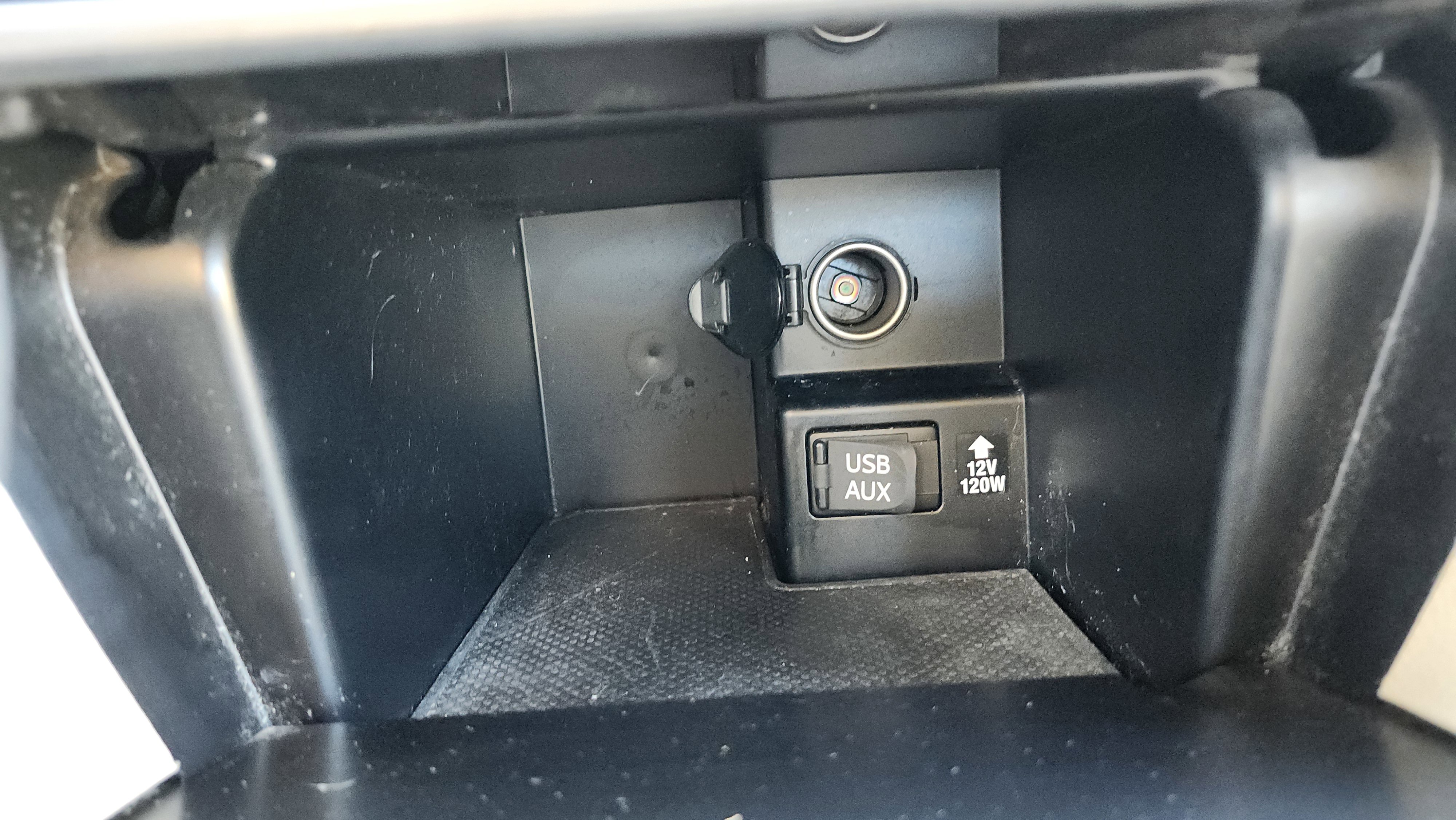 Used 2012 Toyota Camry LE image 7