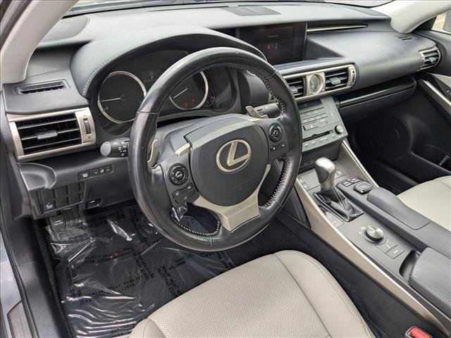 Used 2016 Lexus IS 200t RWD image 10