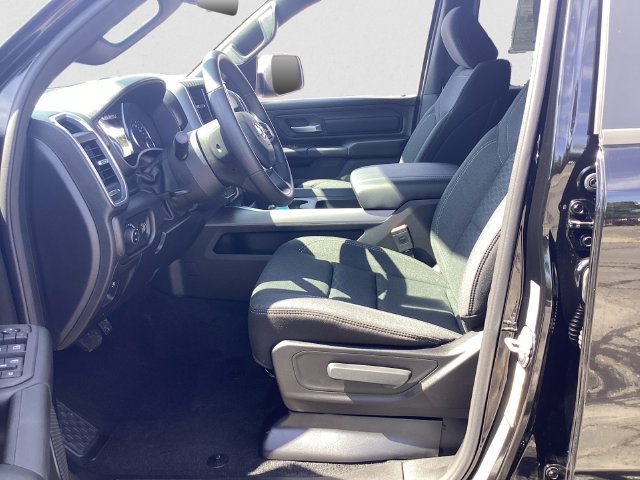 New 2026 RAM 1500 Express AWD/4WD image 9