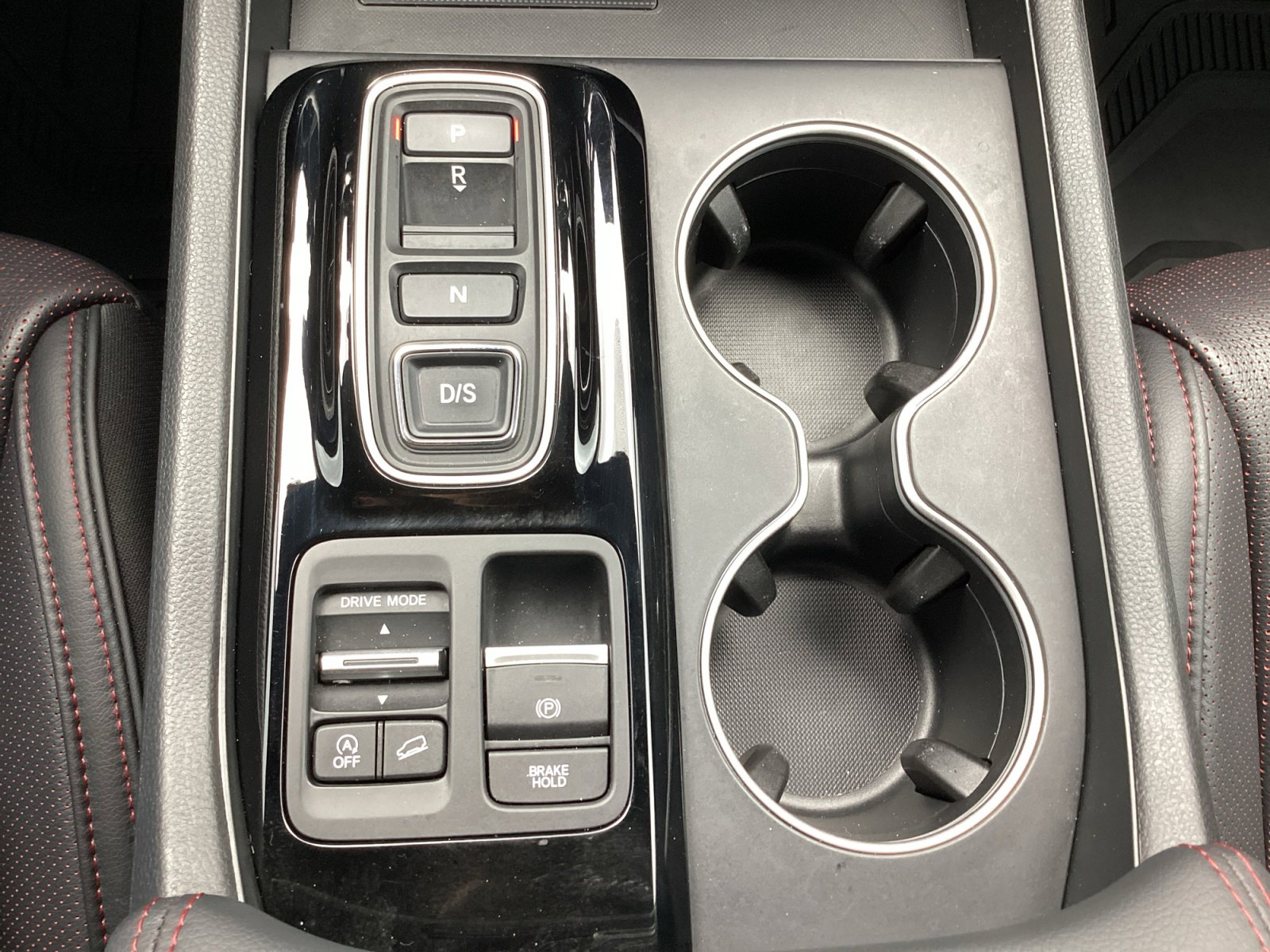 Used 2025 Honda Pilot Black Edition image 26