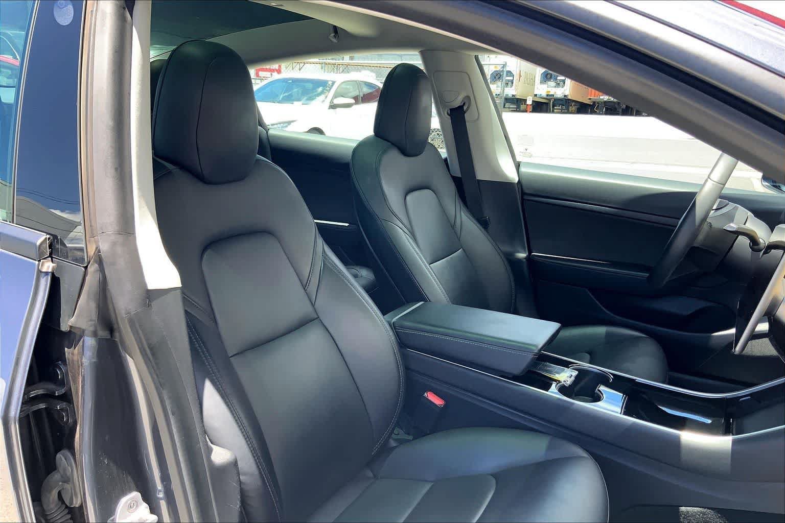 Used 2020 Tesla Model 3 Standard Range Plus RWD image 13