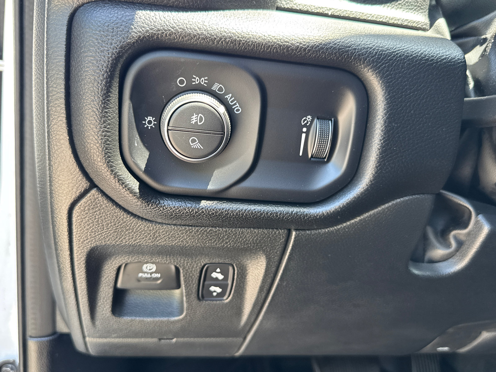 Used 2023 RAM 1500 Big Horn AWD/4WD image 17