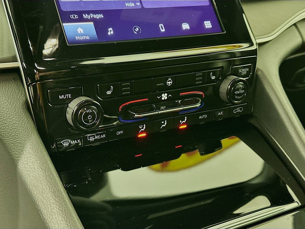 Certified 2024 Jeep Grand Cherokee Altitude image 25