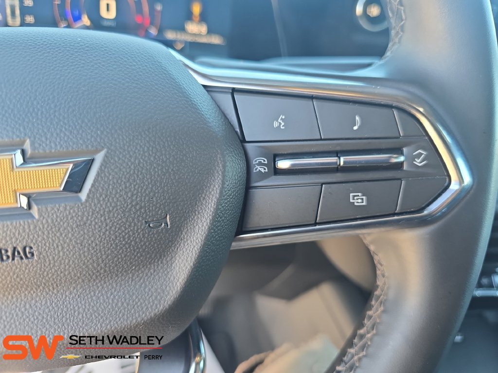 Used 2025 Chevrolet Suburban LT AWD/4WD image 19