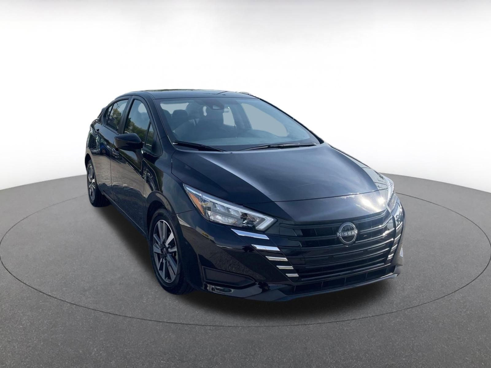 Used 2025 Nissan Versa SV FWD image 1