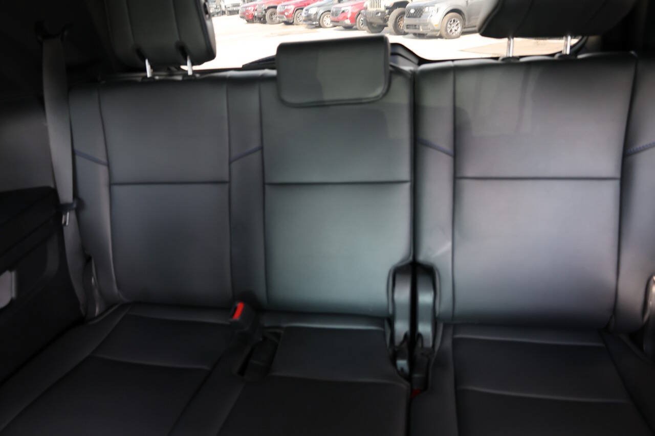 Used 2024 Toyota Sequoia Platinum AWD/4WD image 17
