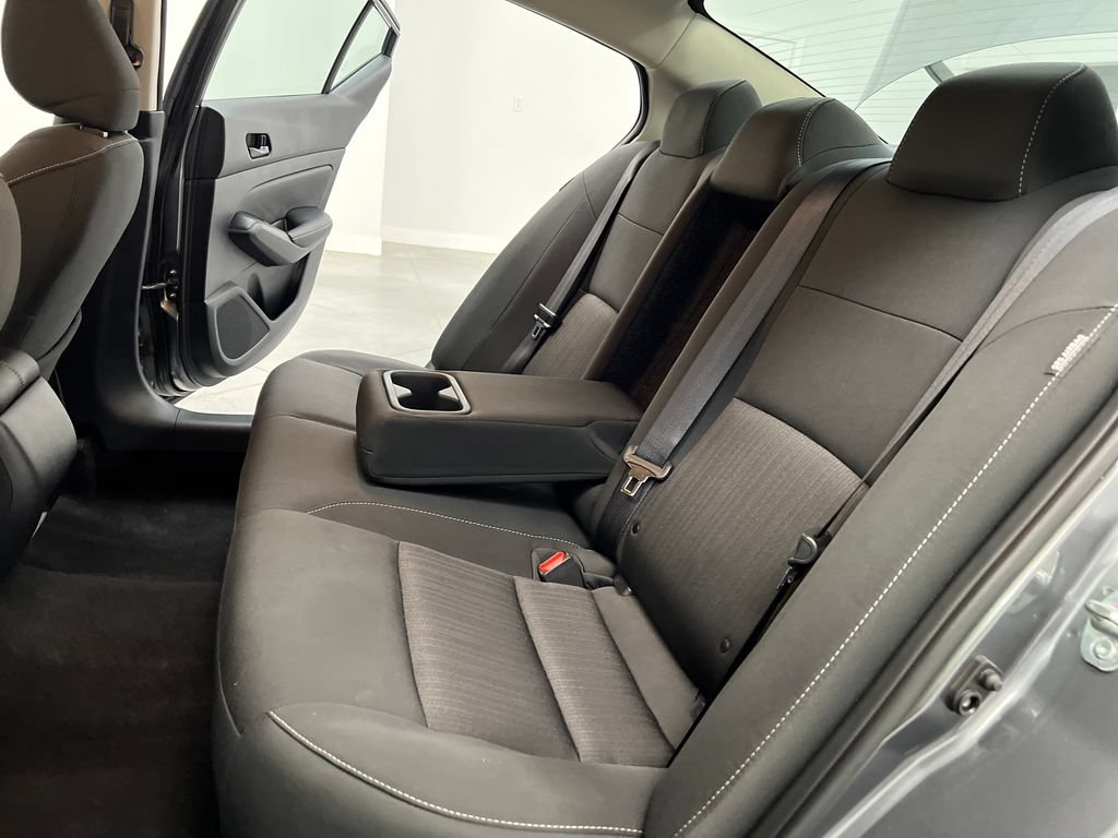 Used 2025 Nissan Altima 2.5 SV FWD image 16