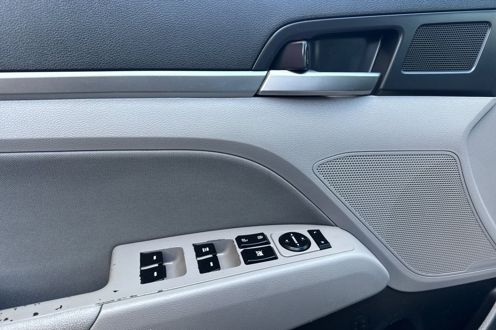 Used 2020 Hyundai Elantra SEL image 15