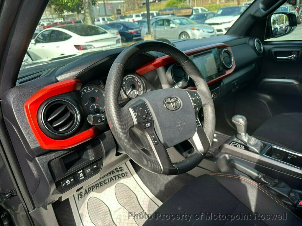 Used 2019 Toyota Tacoma TRD Off-Road image 11
