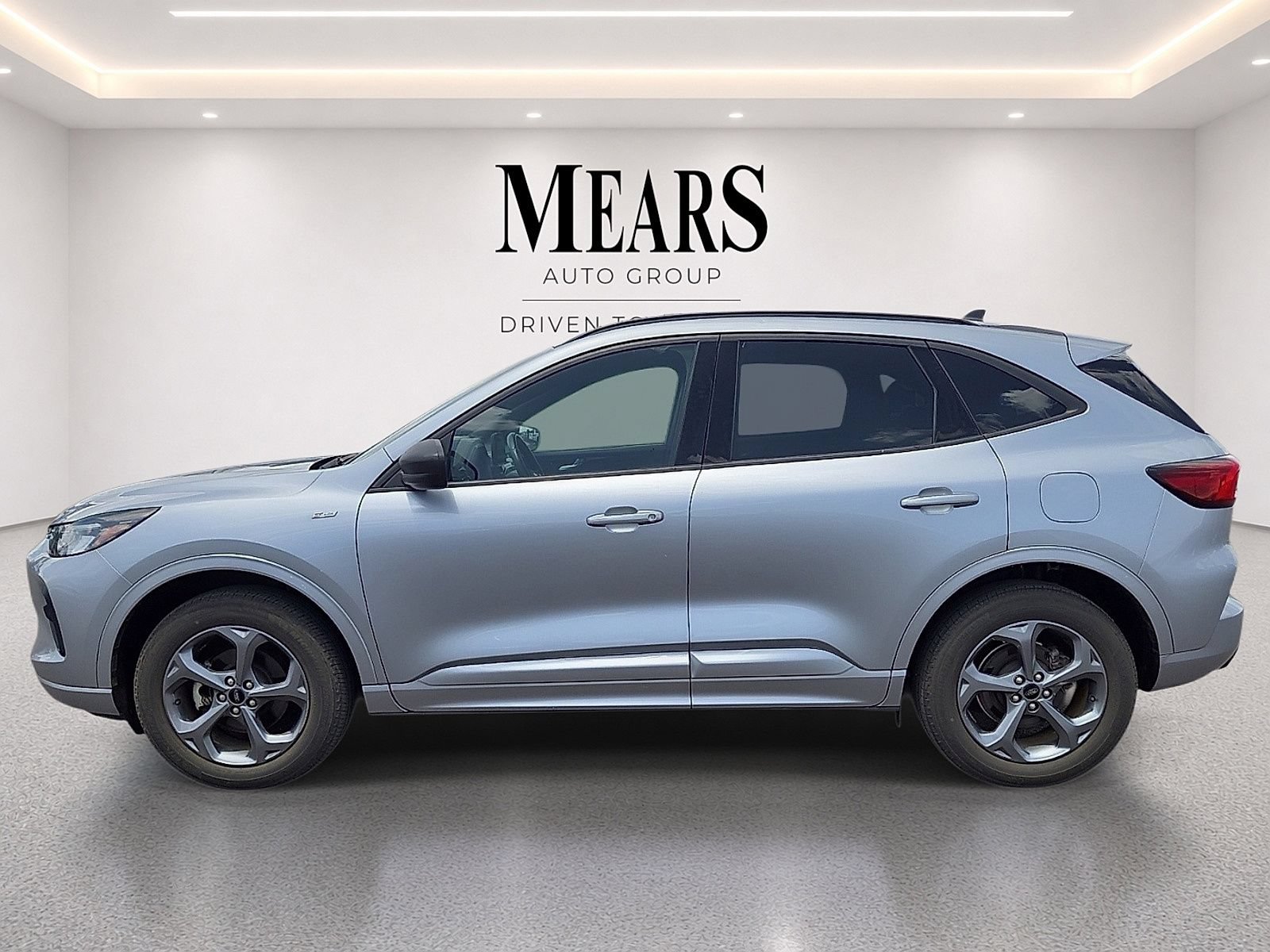 Used 2024 Ford Escape ST-Line AWD/4WD image 2